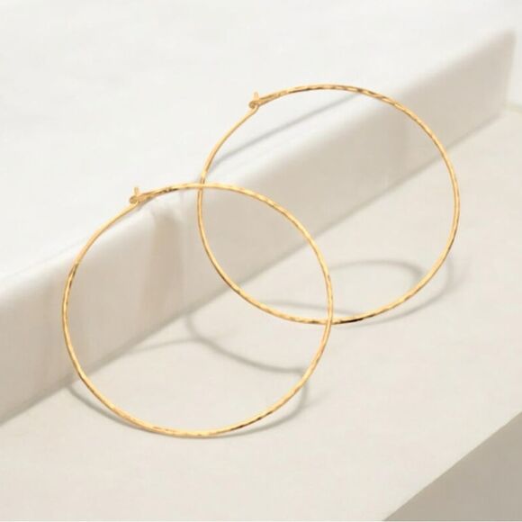 Stella & Dot Gold Hammered Wire Hoop Earrings Large EUC - Picture 1 of 10